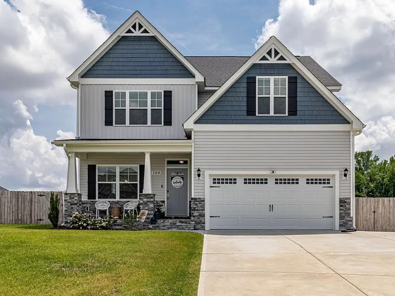 300 Stonebridge Dr — Photo 1