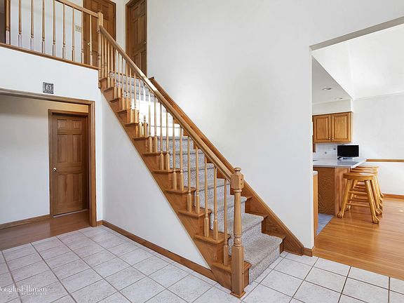 4th image of 3 Caroline Dr