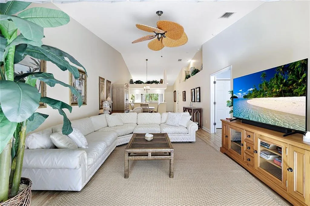 2 bed, 2.0 bath, 1349 sqft, $5,000 — Photo 2