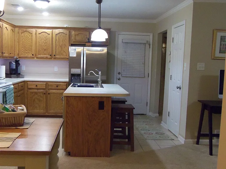 140 Center Springs Dr — Photo 10