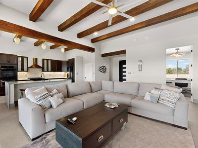 61 Paseo De Estrellas, Santa Fe, NM, 87506