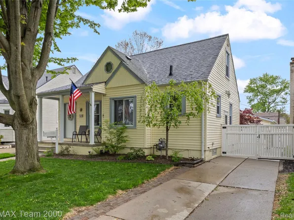 2824 Bennett St, Dearborn, MI 48124