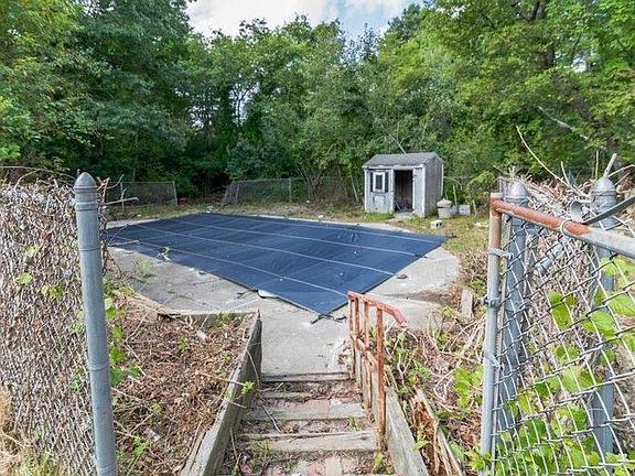 5th image of 159 Rocky Pond Rd
