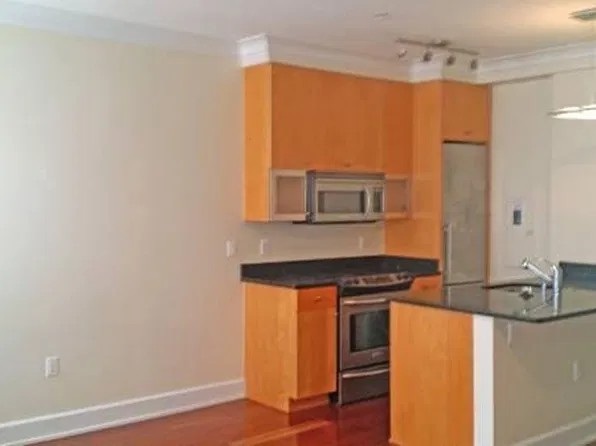 1121 24th St NW APT 402, Washington, DC 20037