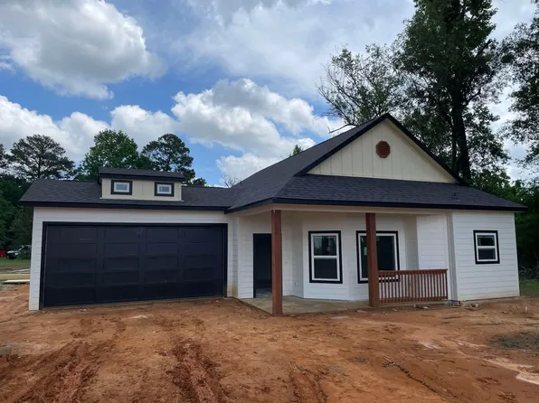 814 Premier Rd, Longview, TX 75604