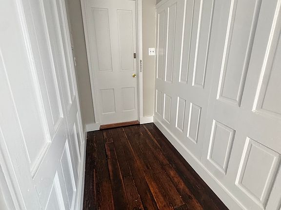 4th image of 162 Main St APT 3