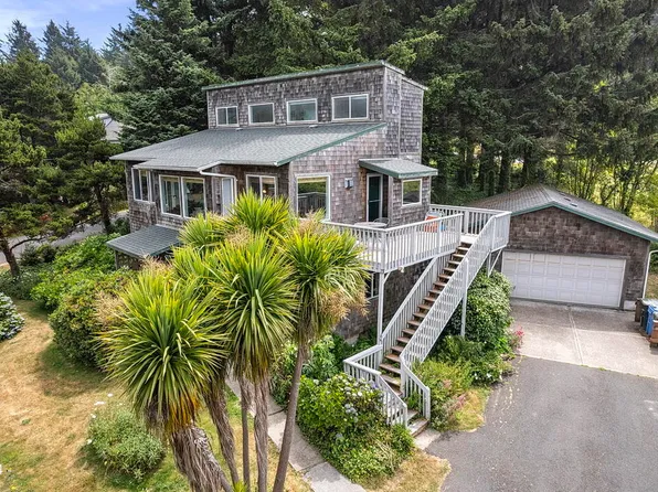154 Shell St, Yachats, OR 97498