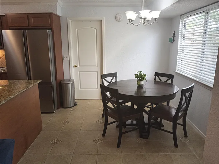 8402 Roan Ln — Photo 9