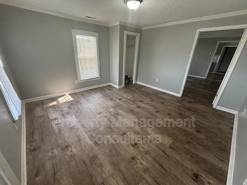 1 bed, 1.0 bath, 900 sqft, $900 — Photo 3