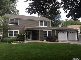 3 Tinder Ln, Lake Grove, NY 11755