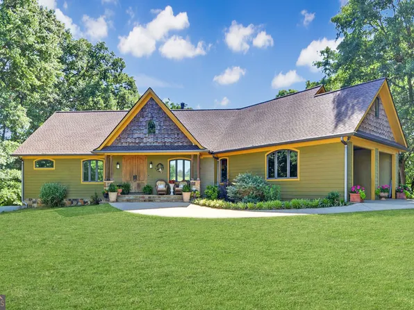 1320 Burroughs Rd, Lavonia, GA 30553