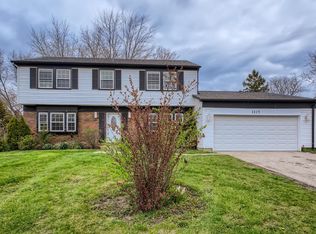 1125 Parker Ln, Buffalo Grove, IL 60089