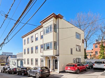6 Eight School St, Charlestown, MA, 02129
