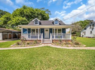 6371 Terrell St, Groves, TX 77619
