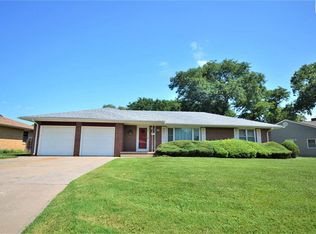 30 Harvest Ln, Hutchinson, KS 67502