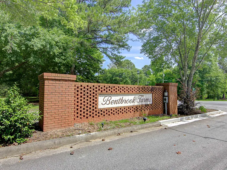 180 Fairfield Cir — Photo 46