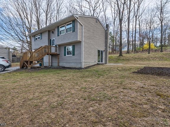 2nd image of 88 Wawayanda Rd