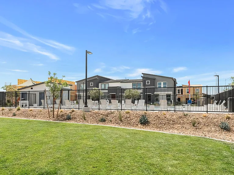 7352 Joanna Brook St — Photo 31