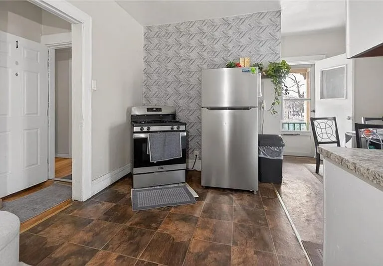 119 Rosewood Ter #1 — Photo 12