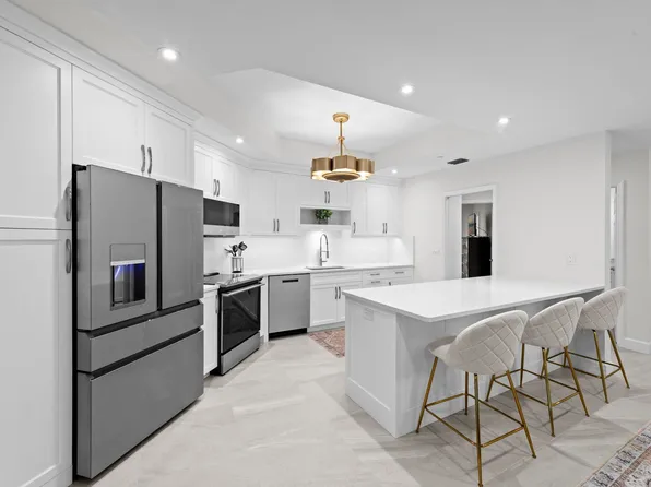 8440 Abbington Cir APT D12, Naples, FL 34108