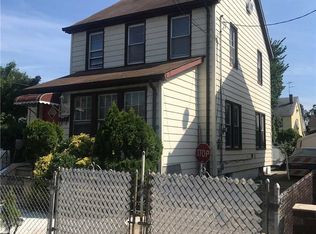 164-32 75th Rd, Fresh Meadows, NY 11366