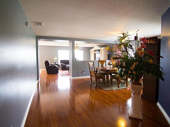 3rd image of 776 Lakeview Pointe Dr