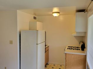 517 Maple Ave, Carpentersville, IL 60110