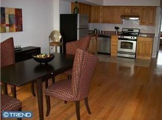 1118 Buttonwood St #B, Philadelphia, PA 19123