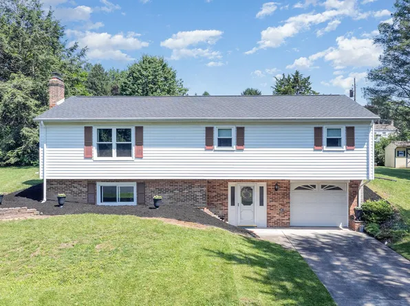 410 Erdman Dr, Dauphin, PA 17018