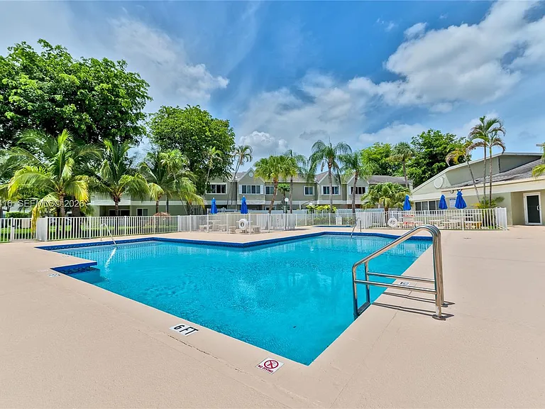 17485 NW 67th Ct #D-21 — Photo 13