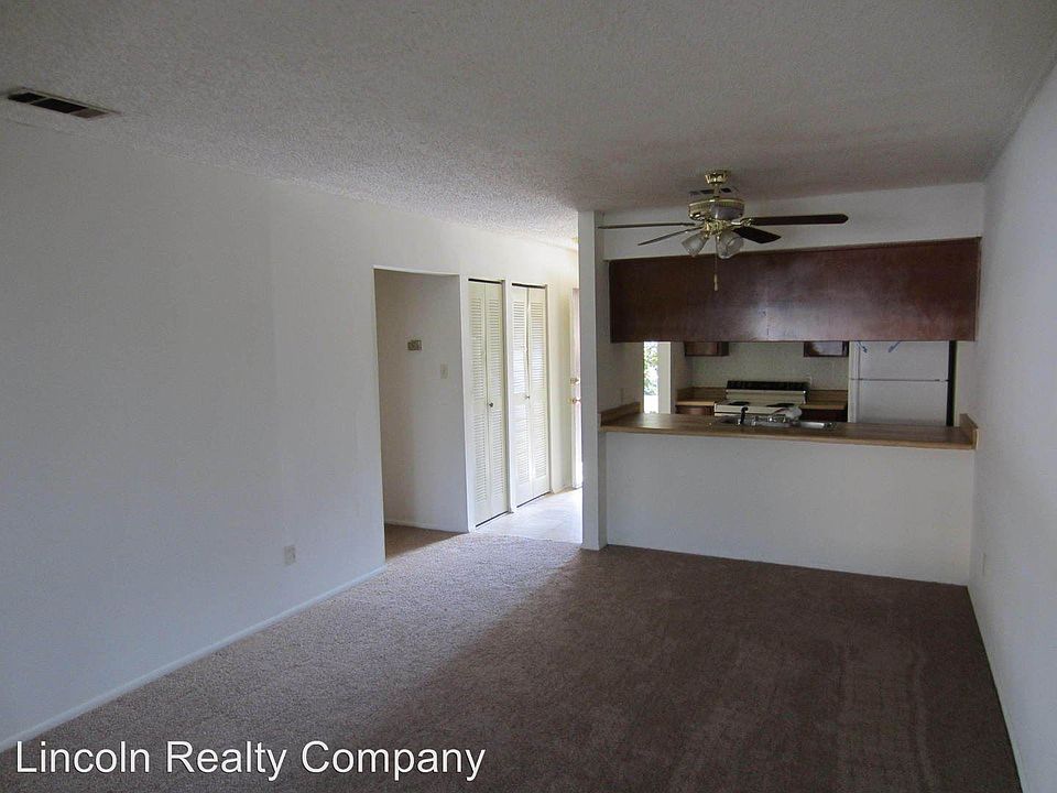 1st image of 900 Blanton St APT B4