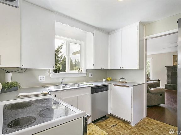 5th image of 8173 6th Ave NE