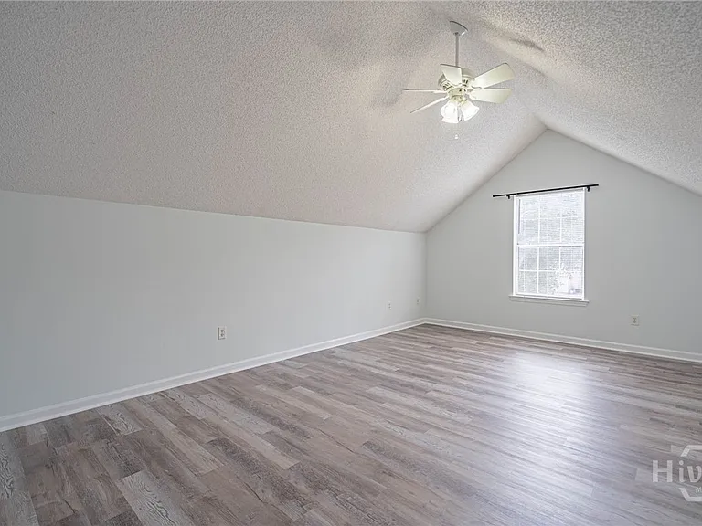 114 Laurens Ln — Photo 25