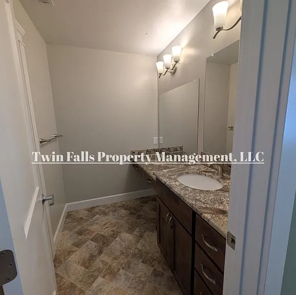 768 Sun Peak Way — Photo 38