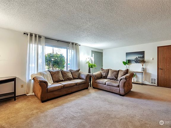 5th image of 11126 136th Street E #11128