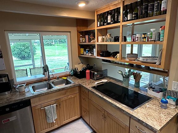 2nd image of 4959 Squires Dr