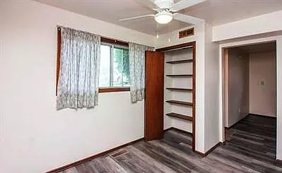 Building Photo - 9201 Kennedy Ave #1A