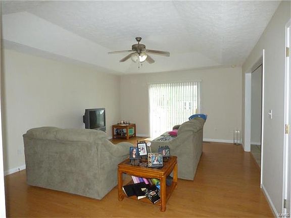 3rd image of 1116 Orchard Dr