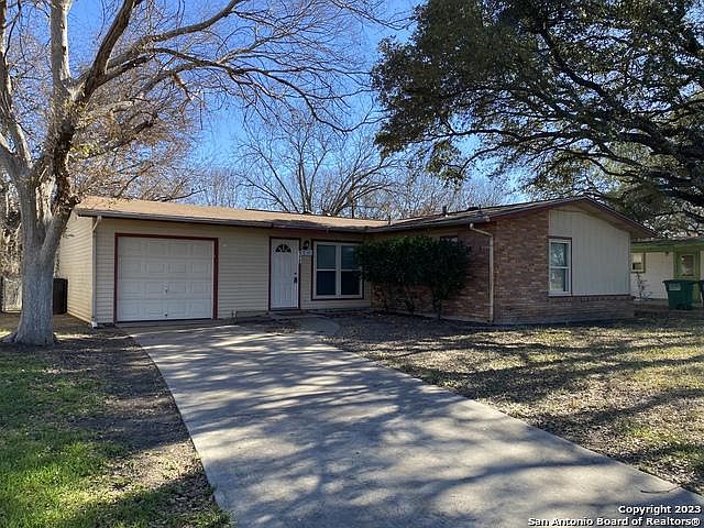 1st image of 118 Salisbury Dr