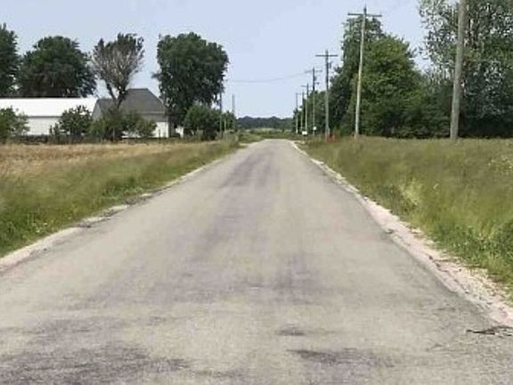 Exterior Neighborhood (street photo)