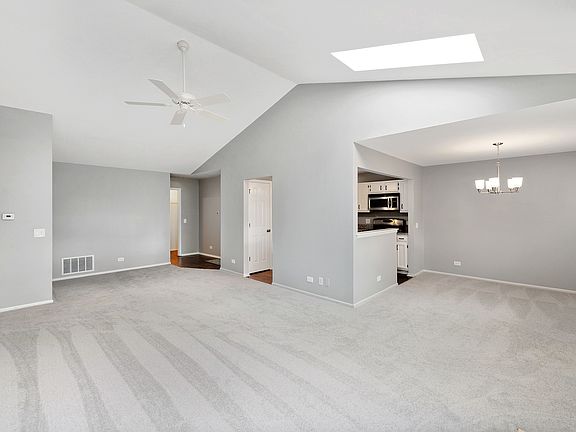 2nd image of 12 Aberdeen Ct Unit Z2