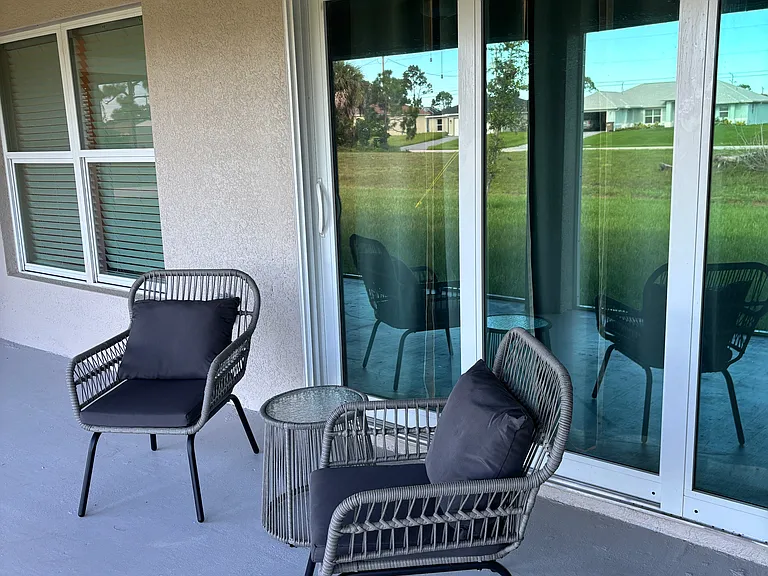 Shared Lanai