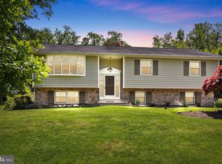 96 Austin Dr, Holland, PA 18966