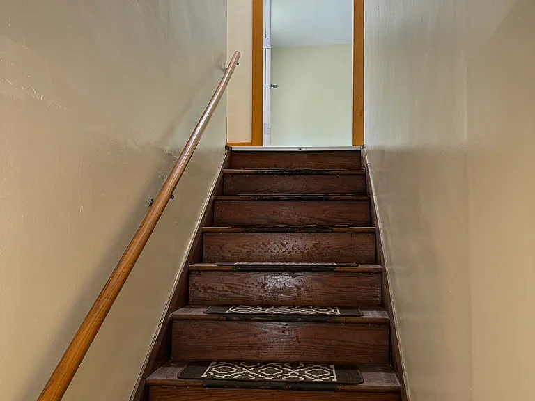 607 7th St — Photo 32