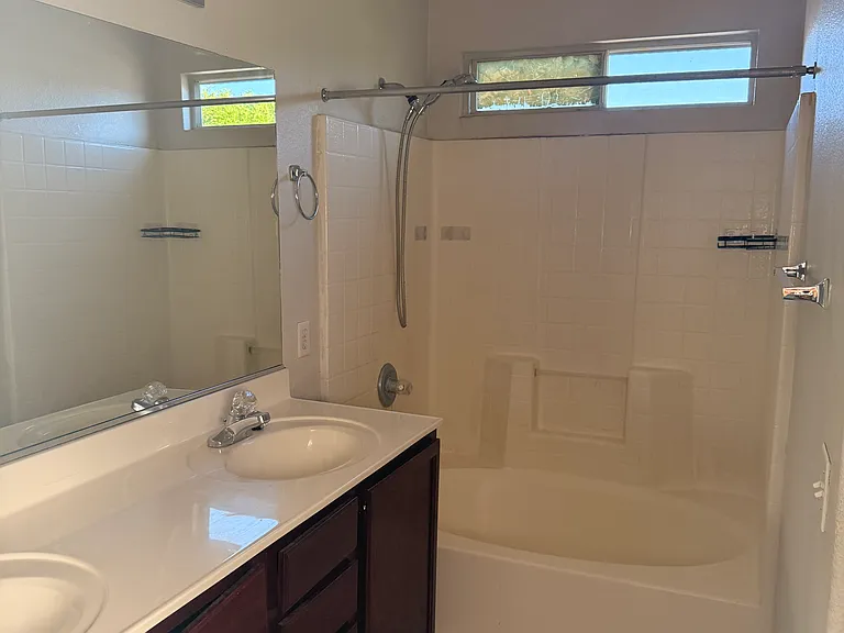 6101 Riflecrest Ave — Photo 2