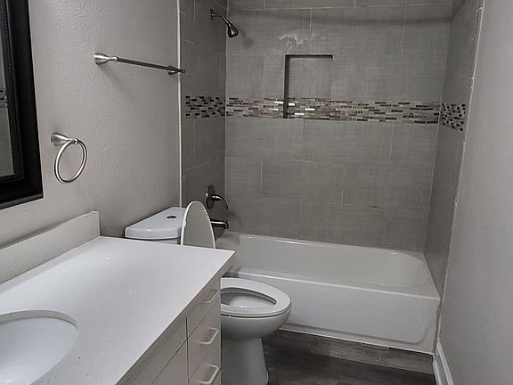 5th image of 7150 San Mateo Blvd #188