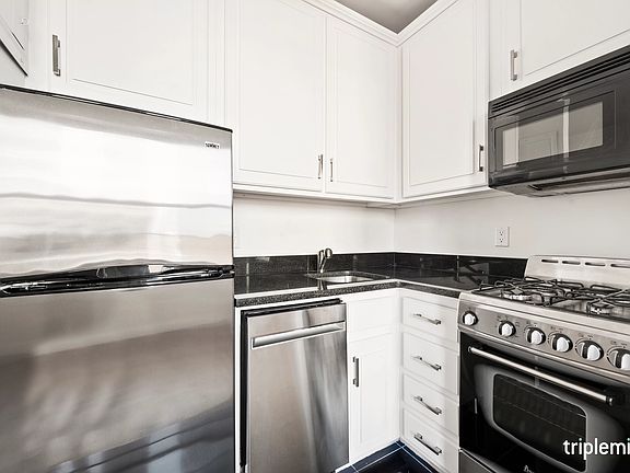 3rd image of 78 W 85th St APT 6B