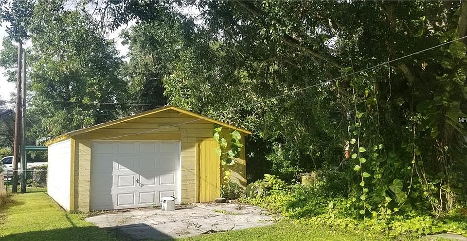 2nd image of 1010 Eldridge St