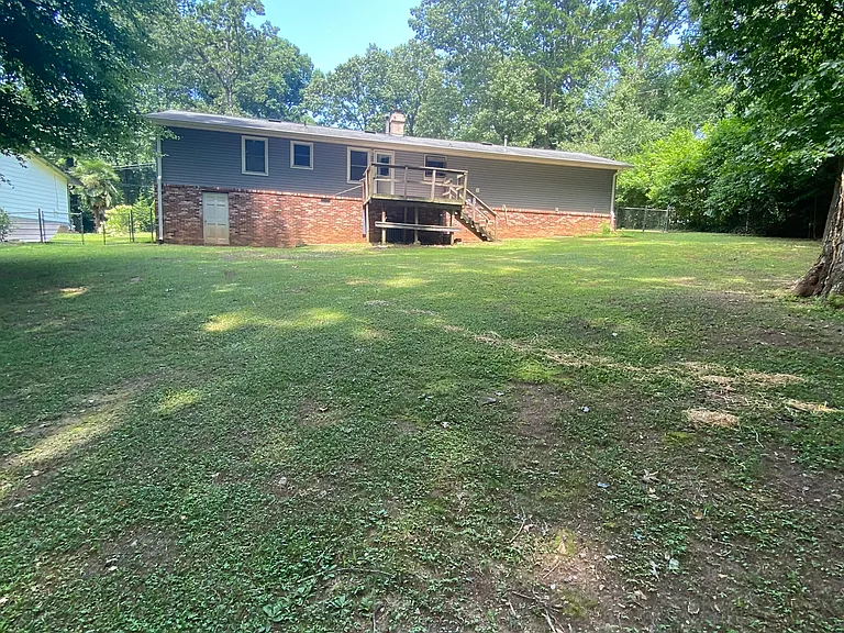 693 Maple Ln — Photo 14