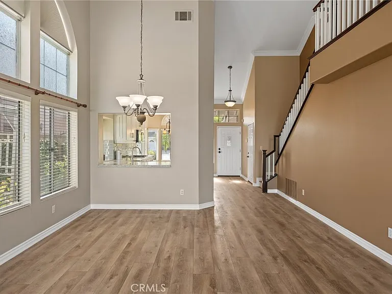 6430 Regents Ct — Photo 8